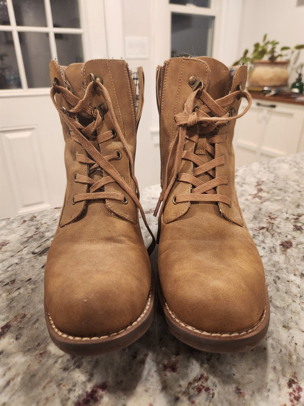 Womens Lace-Up Fall Boots